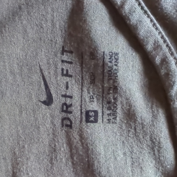 Nike Dri-Fit Tee XS - Picture 9 of 12